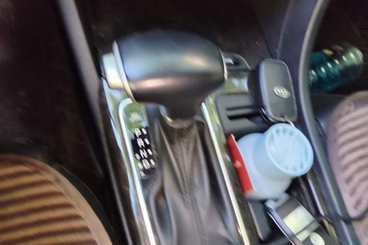 Used Kia K5 2016 2.0L Automatic LUX Gear Lever