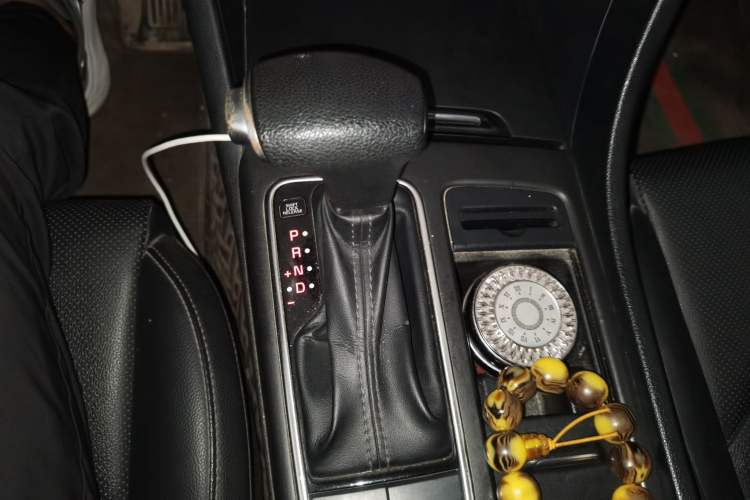 Used Kia K5 2016 2.0L Hybrid GLS Gear Lever