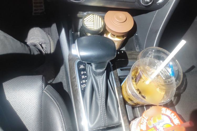 Used Kia K5 2016 1.6T Automatic LUX Gear Lever