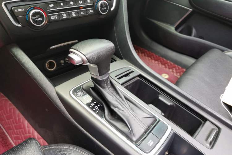 Used Kia K5 2016 2.0L Hybrid GLS Gear Lever