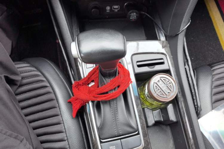 Used Kia K5 2016 2.0L Automatic LUX Gear Lever