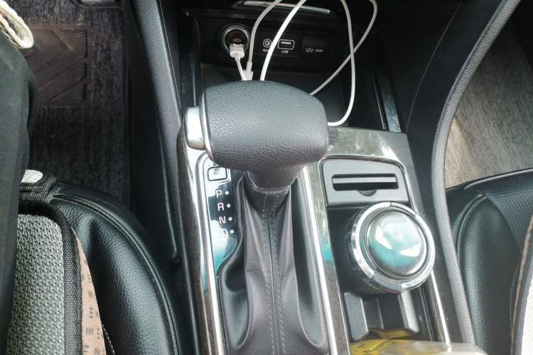 Used Kia K5 2016 2.0L Automatic GLS Gear Lever