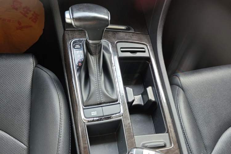 Used Kia K5 2016 1.6T Automatic LUX Gear Lever
