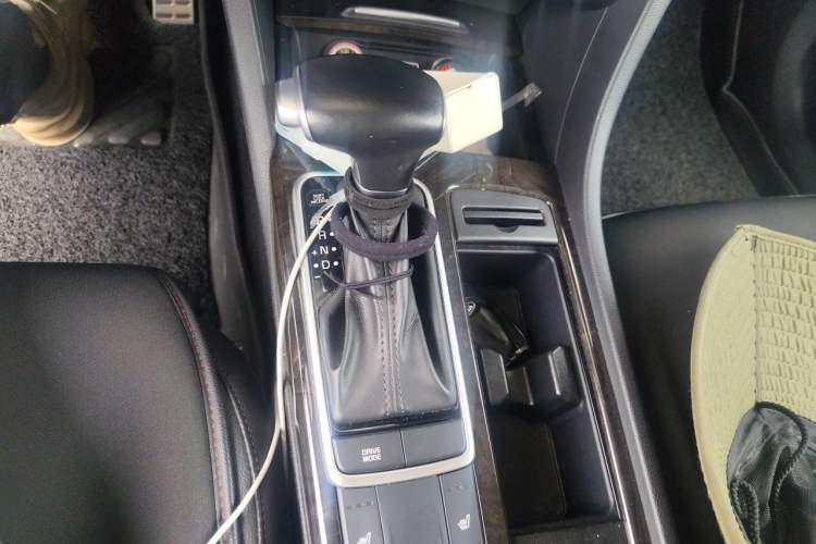 Used Kia K5 2016 2.0L Automatic LUX Gear Lever