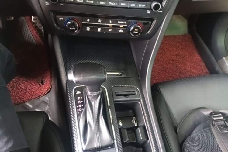 Used Kia K5 2016 1.6T Automatic LUX Gear Lever