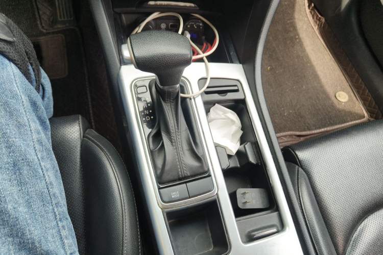 Used Kia K5 2016 2.0L Automatic GL Gear Lever