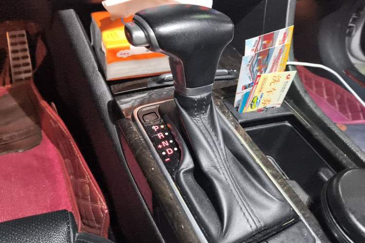 Used Kia K5 2016 1.6T Automatic LUX Gear Lever