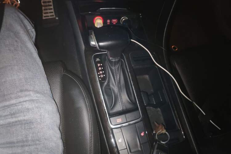 Used Kia K5 2016 2.0L Automatic LUX Gear Lever