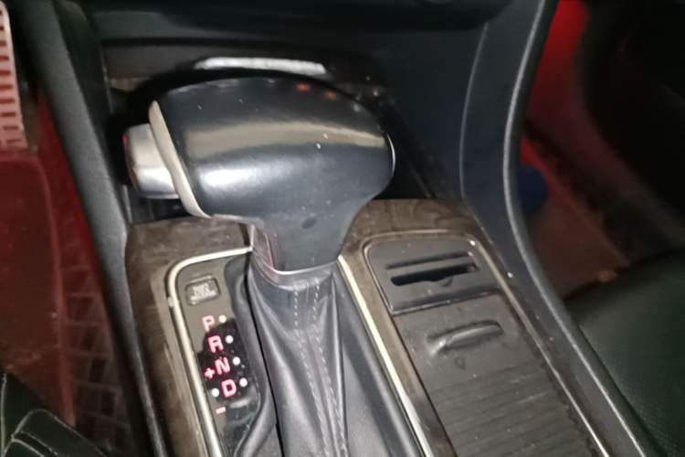 Used Kia K5 2016 1.6T Automatic LUX Gear Lever