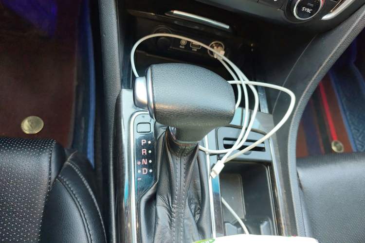 Used Kia K5 2016 1.6T Automatic GLS Gear Lever