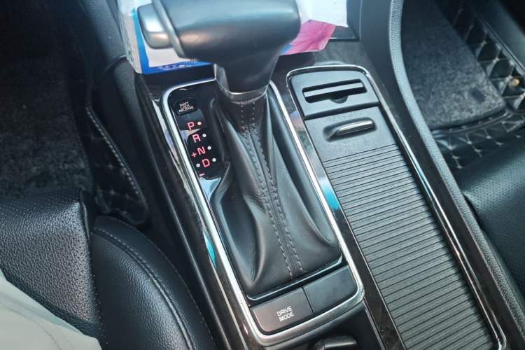 Used Kia K5 2016 1.6T Automatic LUX Gear Lever