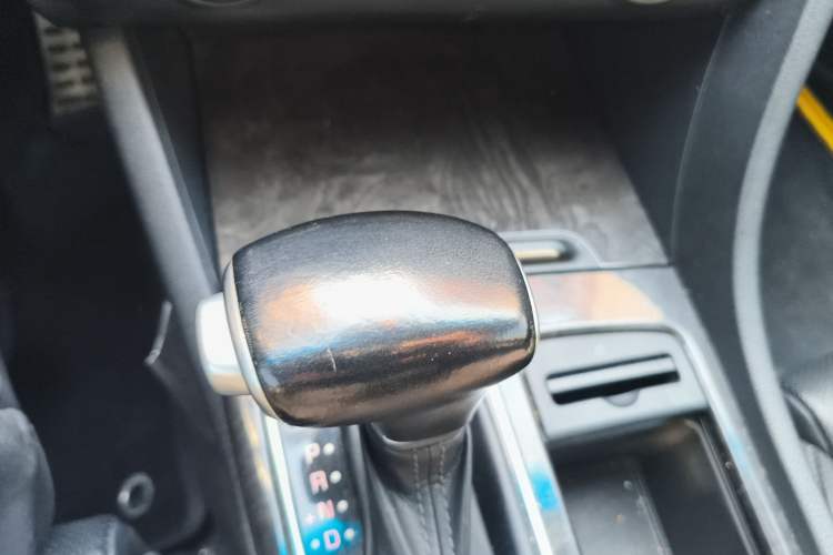 Used Kia K5 2016 1.6T Automatic LUX Gear Lever