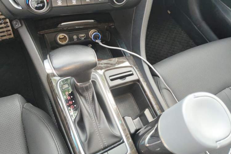 Used Kia K5 2016 2.0L Automatic LUX Gear Lever