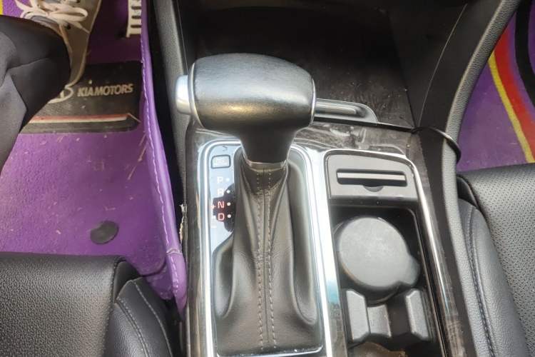 Used Kia K5 2016 1.6T Automatic LUX Gear Lever