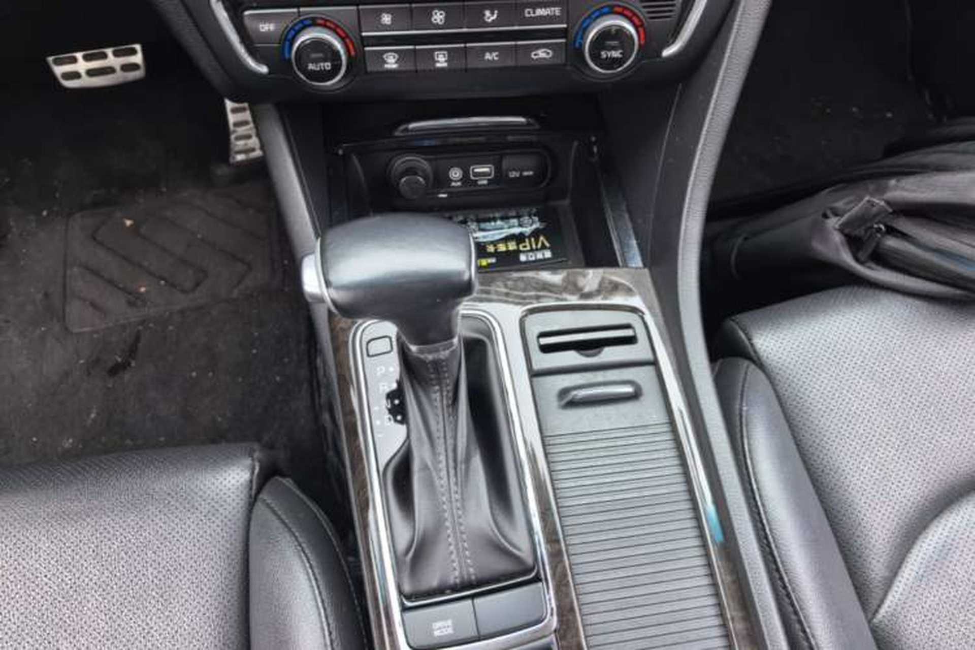 Used Kia K5 2016 1.6T Automatic LUX Gear Lever