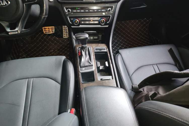 Used Kia K5 2016 1.6T Automatic LUX Gear Lever