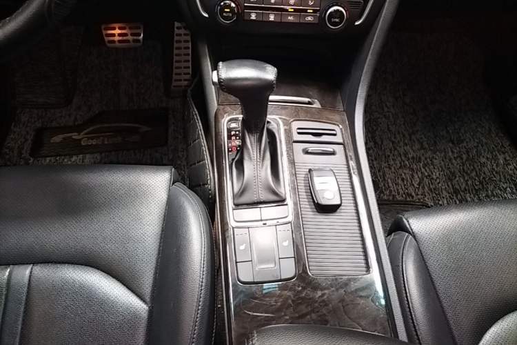 Used Kia K5 2016 2.0L Automatic LUX Gear Lever