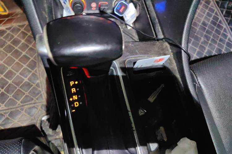 Used Kia K5 2016 1.6T Automatic LUX Gear Lever