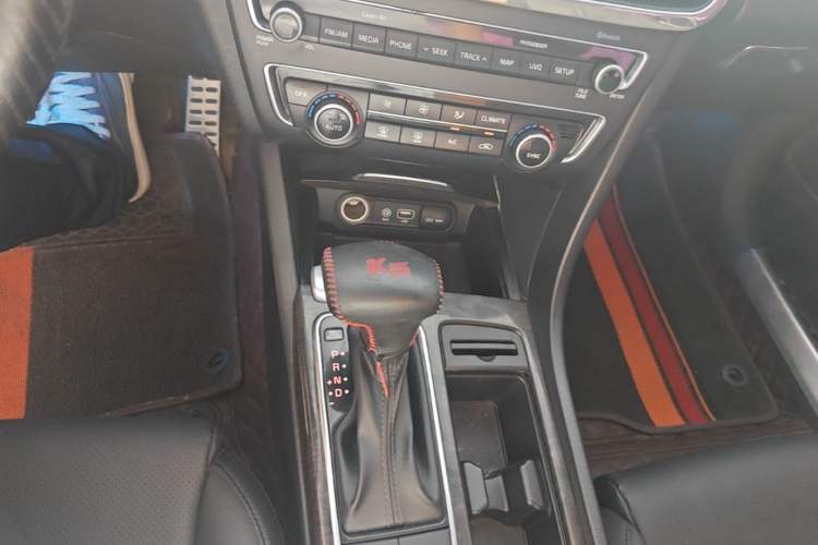 Used Kia K5 2016 1.6T Automatic LUX Gear Lever