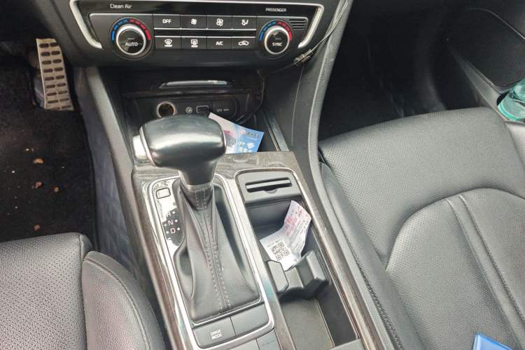 Used Kia K5 2016 2.0L Automatic LUX Gear Lever