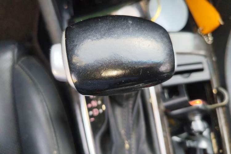 Used Kia K5 2016 1.6T Automatic LUX Gear Lever