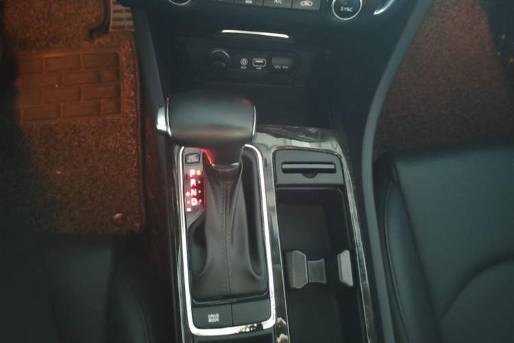 Used Kia K5 2016 1.6T Automatic LUX Gear Lever