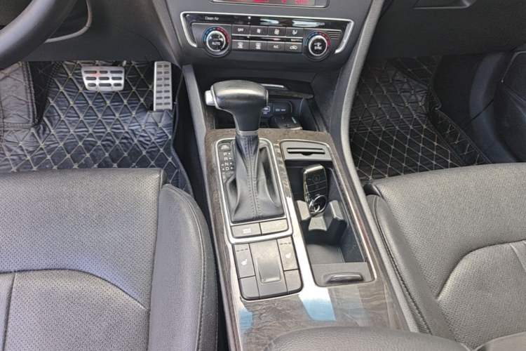 Used Kia K5 2016 2.0L Automatic LUX Gear Lever