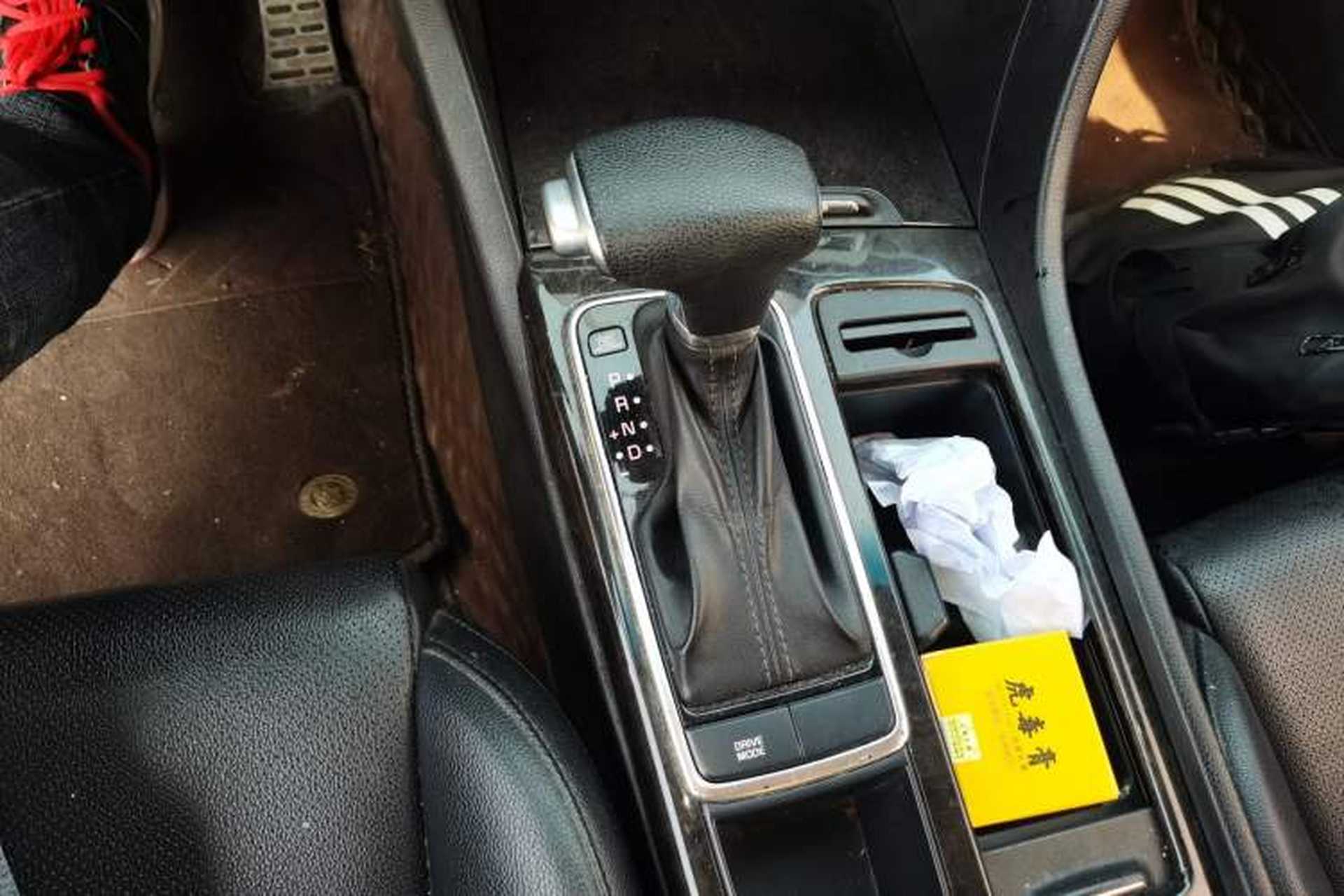 Used Kia K5 2016 2.0L Automatic GLS Gear Lever