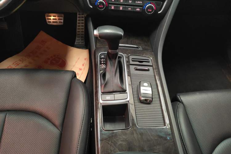 Used Kia K5 2016 1.6T Automatic LUX Gear Lever
