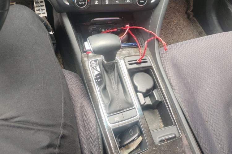 Used Kia K5 2016 1.6T Automatic LUX Gear Lever
