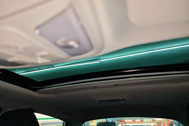 Used Kia K5 2016 2.0L Automatic GLS Headliner