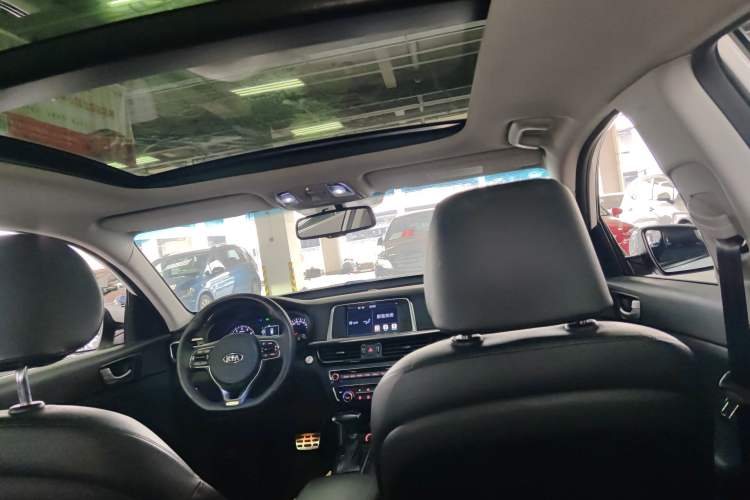 Used Kia K5 2016 1.6T Automatic LUX Headliner