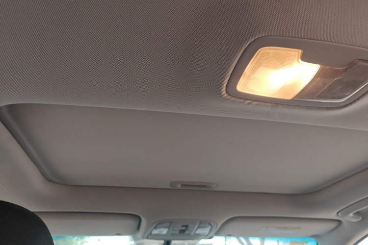 Used Kia K5 2016 2.0L Automatic LUX Headliner