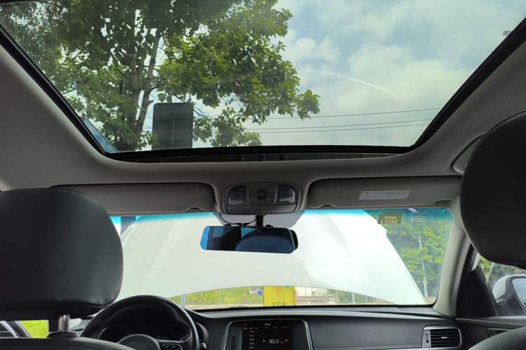 Used Kia K5 2016 1.6T Automatic LUX Headliner