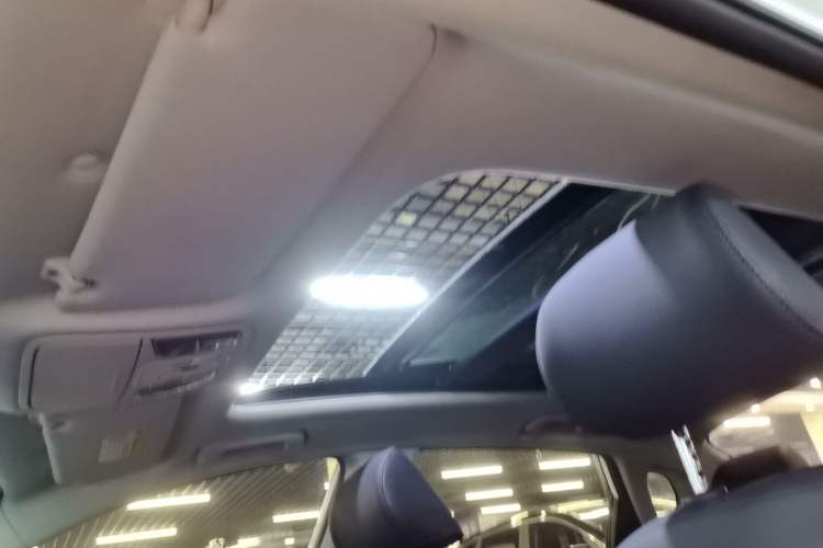 Used Kia K5 2016 1.6T Automatic LUX Headliner