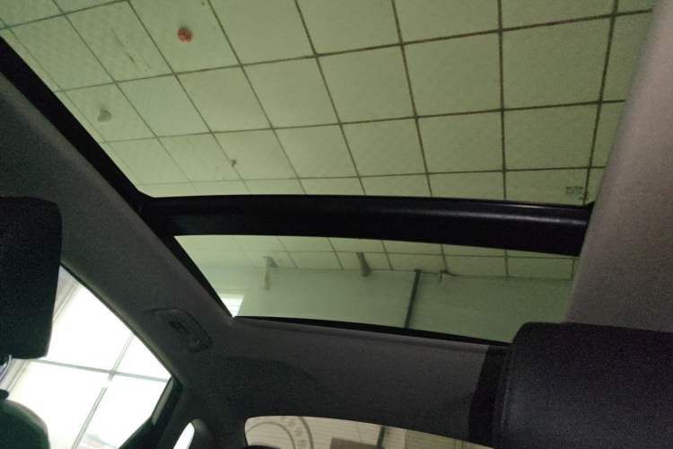 Used Kia K5 2016 1.6T Automatic LUX Headliner