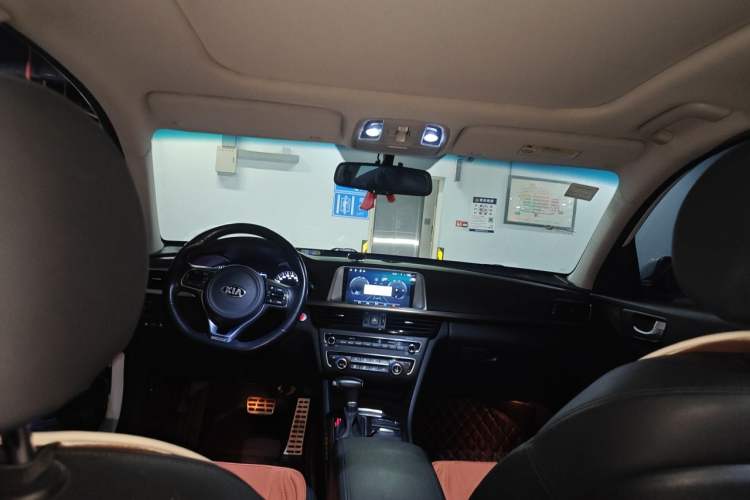 Used Kia K5 2016 1.6T Automatic LUX Headliner