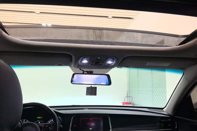 Used Kia K5 2016 1.6T Automatic LUX Headliner