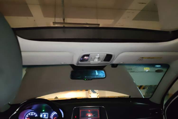 Used Kia K5 2016 1.6T Automatic LUX Headliner