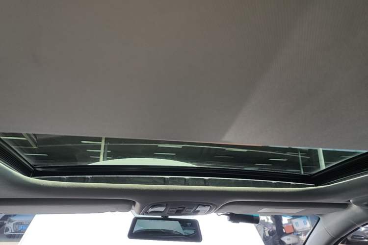 Used Kia K5 2016 1.6T Automatic LUX Headliner