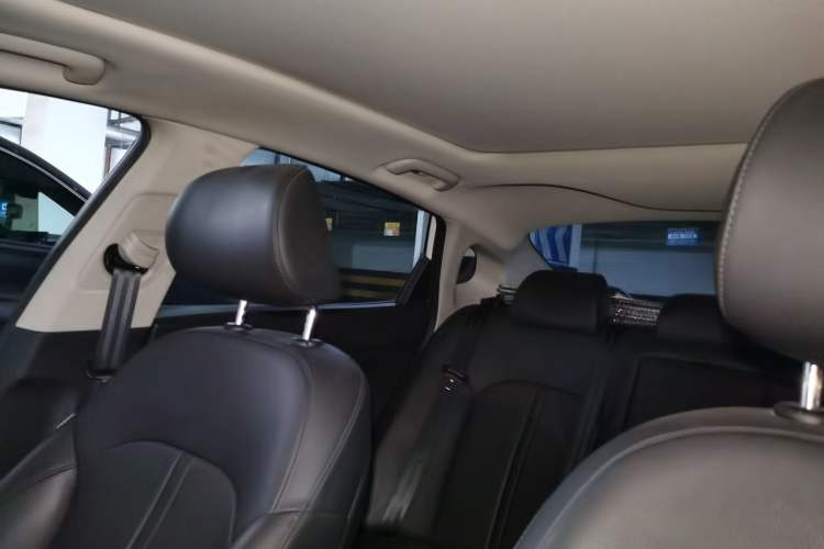 Used Kia K5 2016 1.6T Automatic LUX Headliner