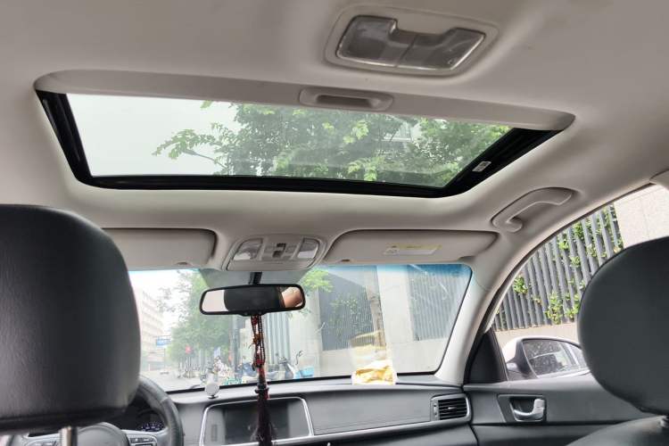Used Kia K5 2016 1.6T Automatic LUX Headliner