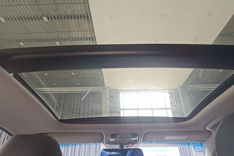 Used Kia K5 2016 1.6T Automatic LUX Headliner