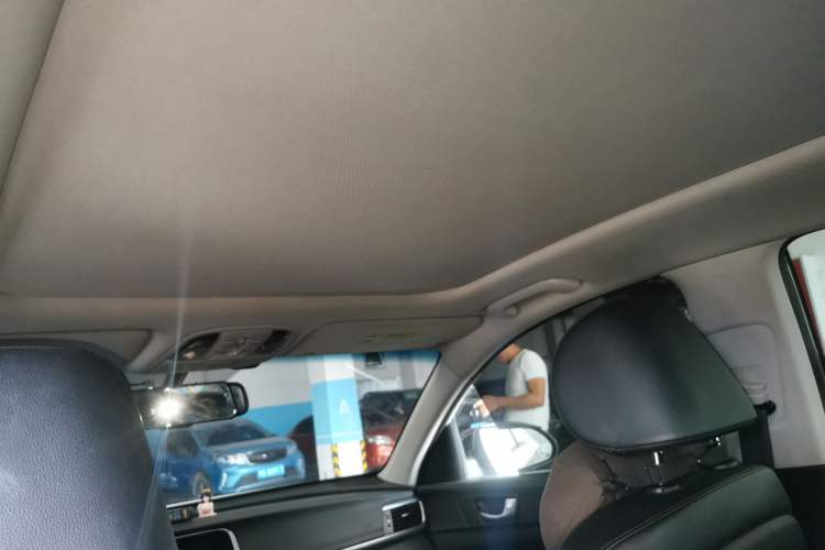 Used Kia K5 2016 2.0L Automatic LUX Headliner