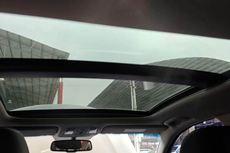 Used Kia K5 2016 1.6T Automatic LUX Headliner