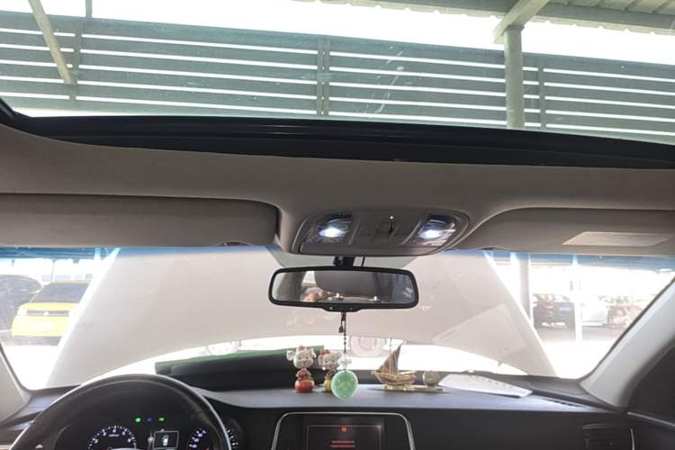 Used Kia K5 2016 1.6T Automatic LUX Headliner