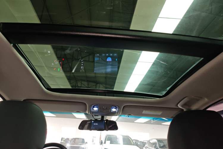 Used Kia K5 2016 1.6T Automatic LUX Headliner