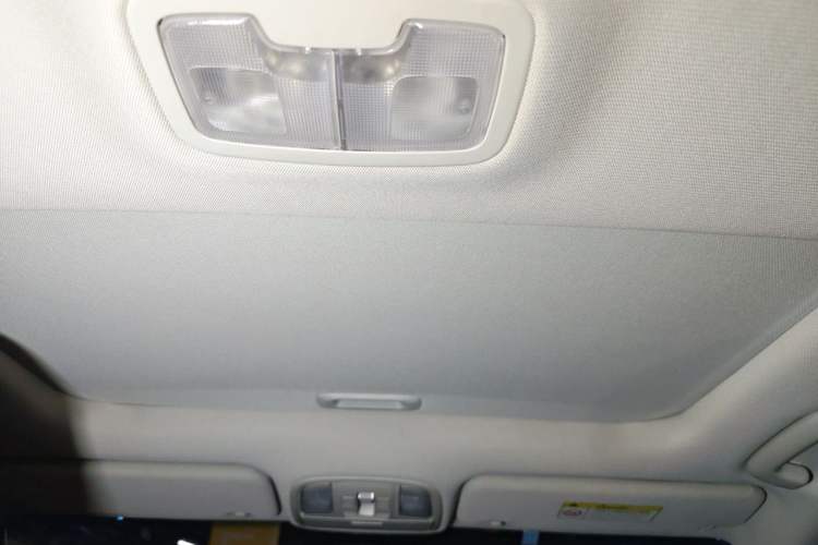 Used Kia K5 2016 1.6T Automatic LUX Headliner