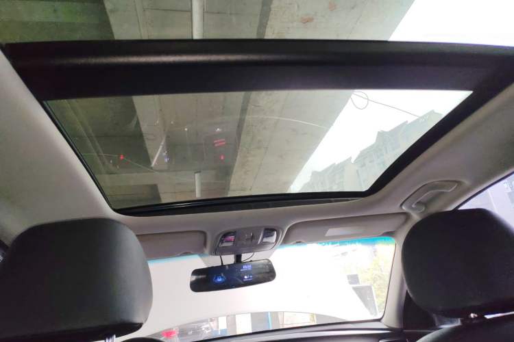 Used Kia K5 2016 1.6T Automatic LUX Headliner