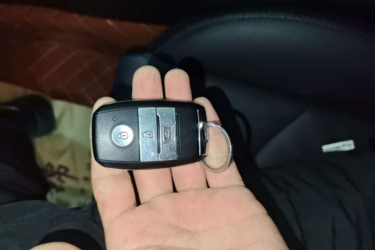 Used Kia K5 2016 1.6T Automatic LUX Interior 1